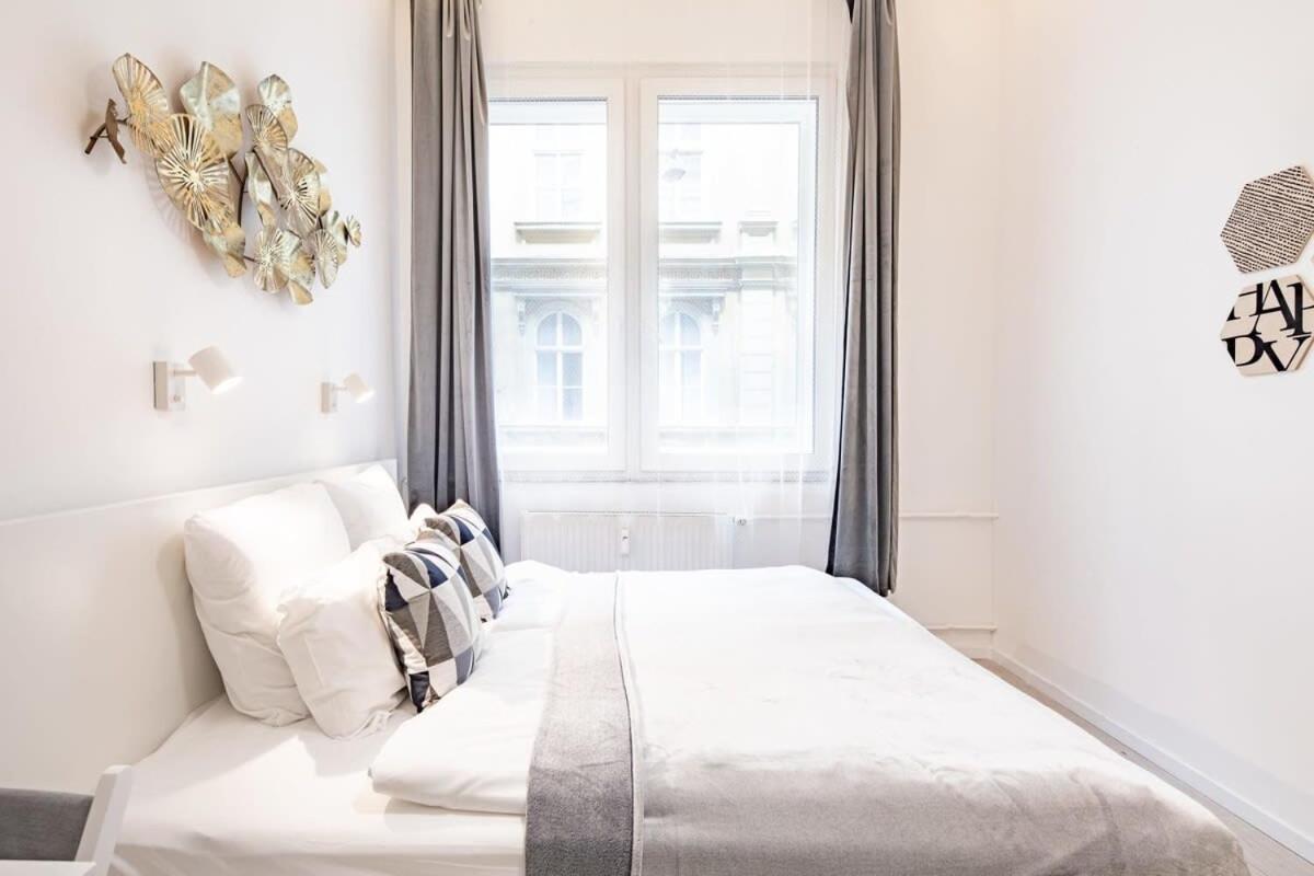 Ultra Central - New - Comfy Studio Budapest Exteriör bild