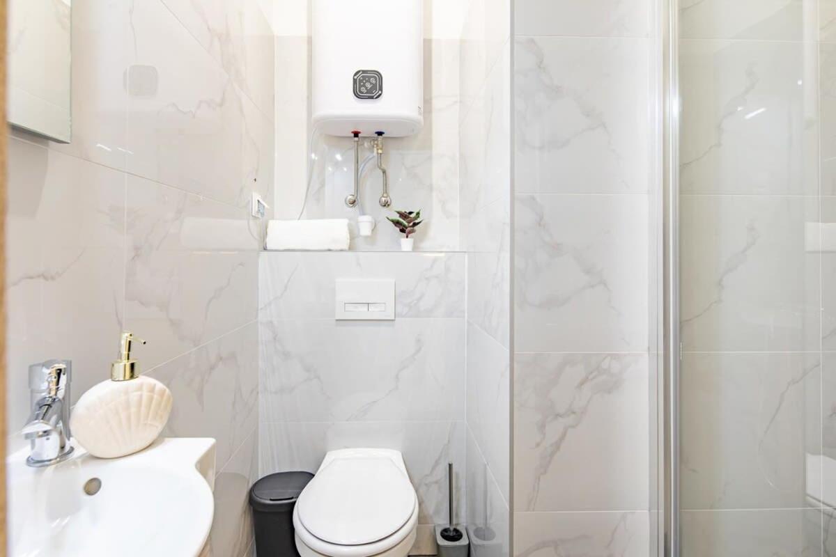 Ultra Central - New - Comfy Studio Budapest Exteriör bild
