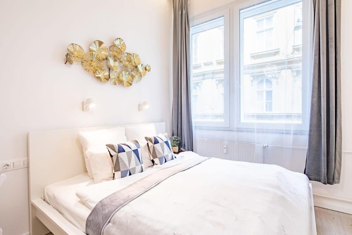 Ultra Central - New - Comfy Studio Budapest Exteriör bild